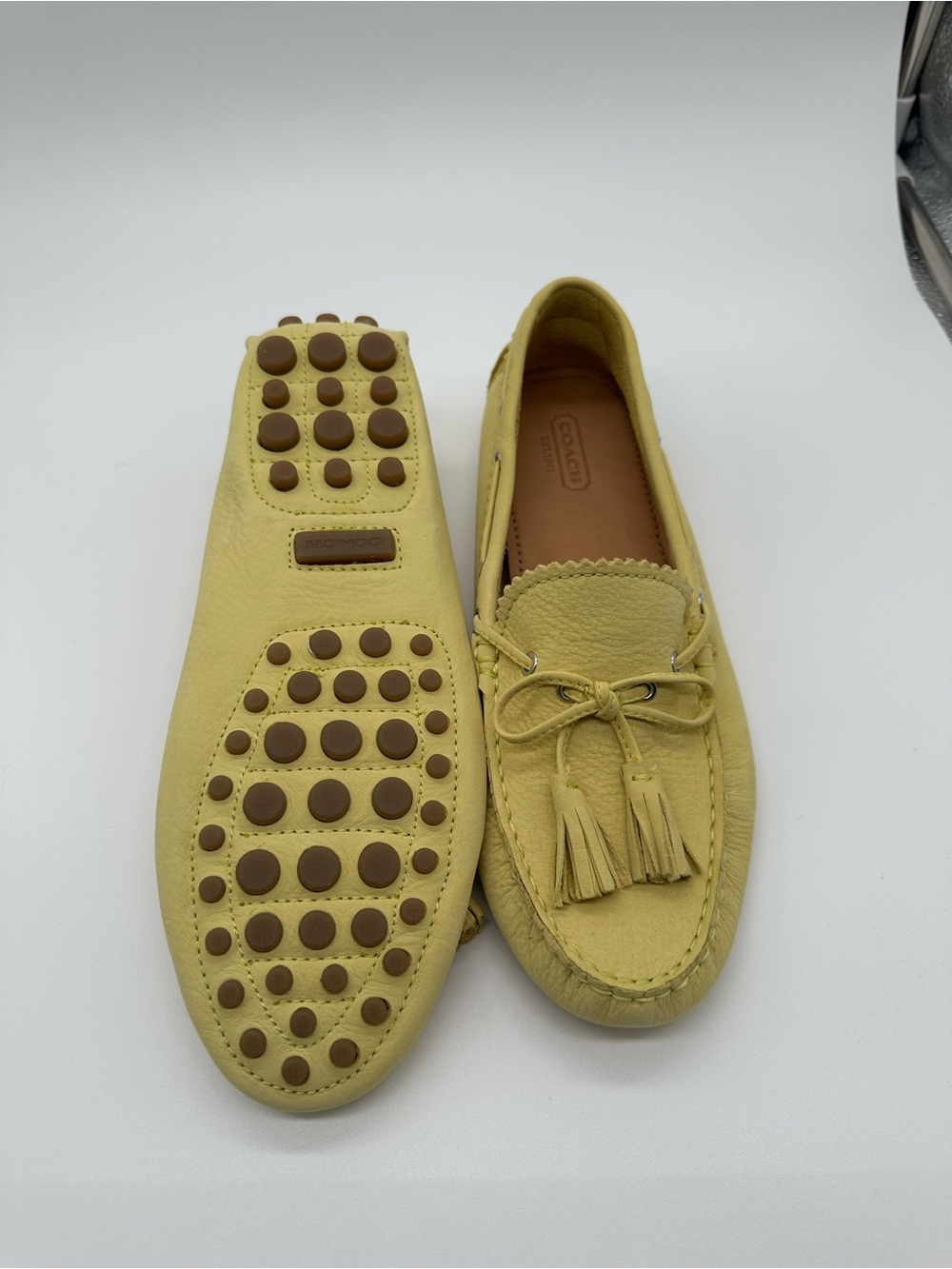 Coach Nadia never worn Yellow  Tassel Driving Moccasins Size 8, - Picture 3 of 4